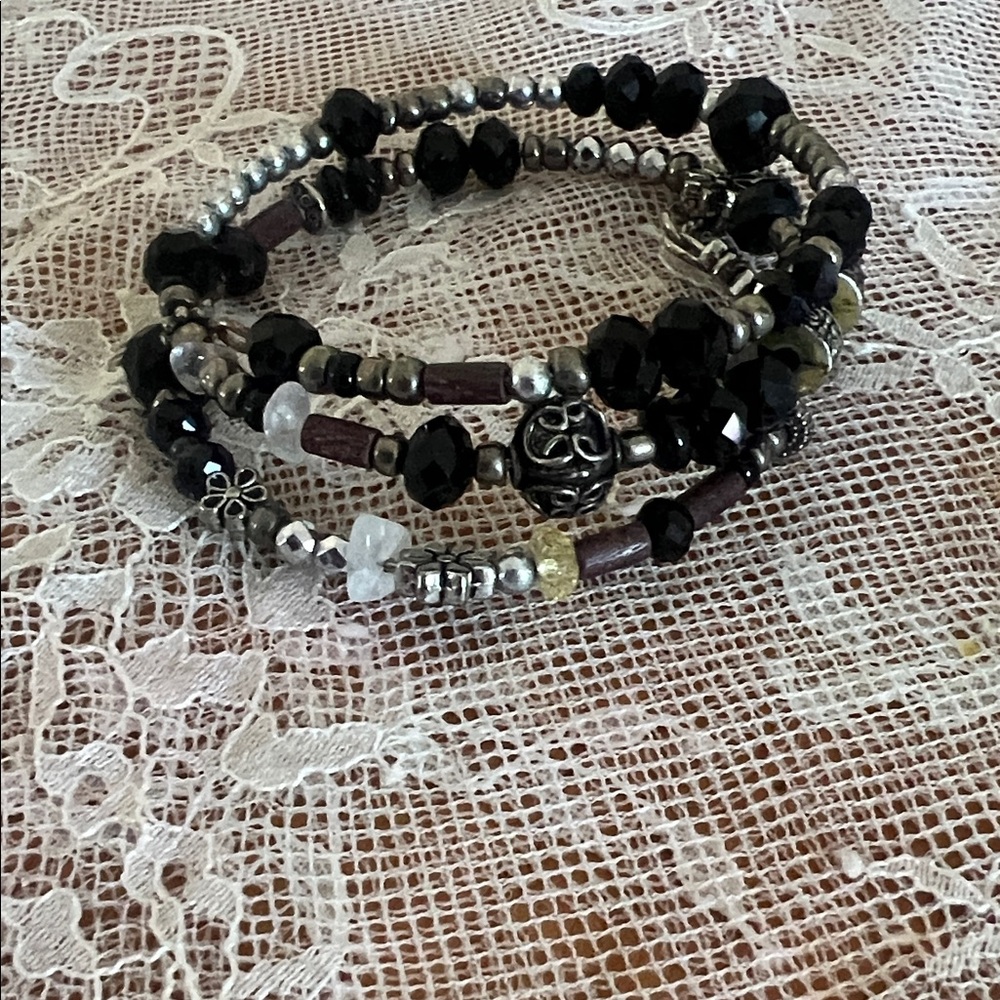 Handmade Elegant Black and Silver Beaded Bracelet